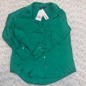 Beautiful green long sleeve top. Womans Zara size xs